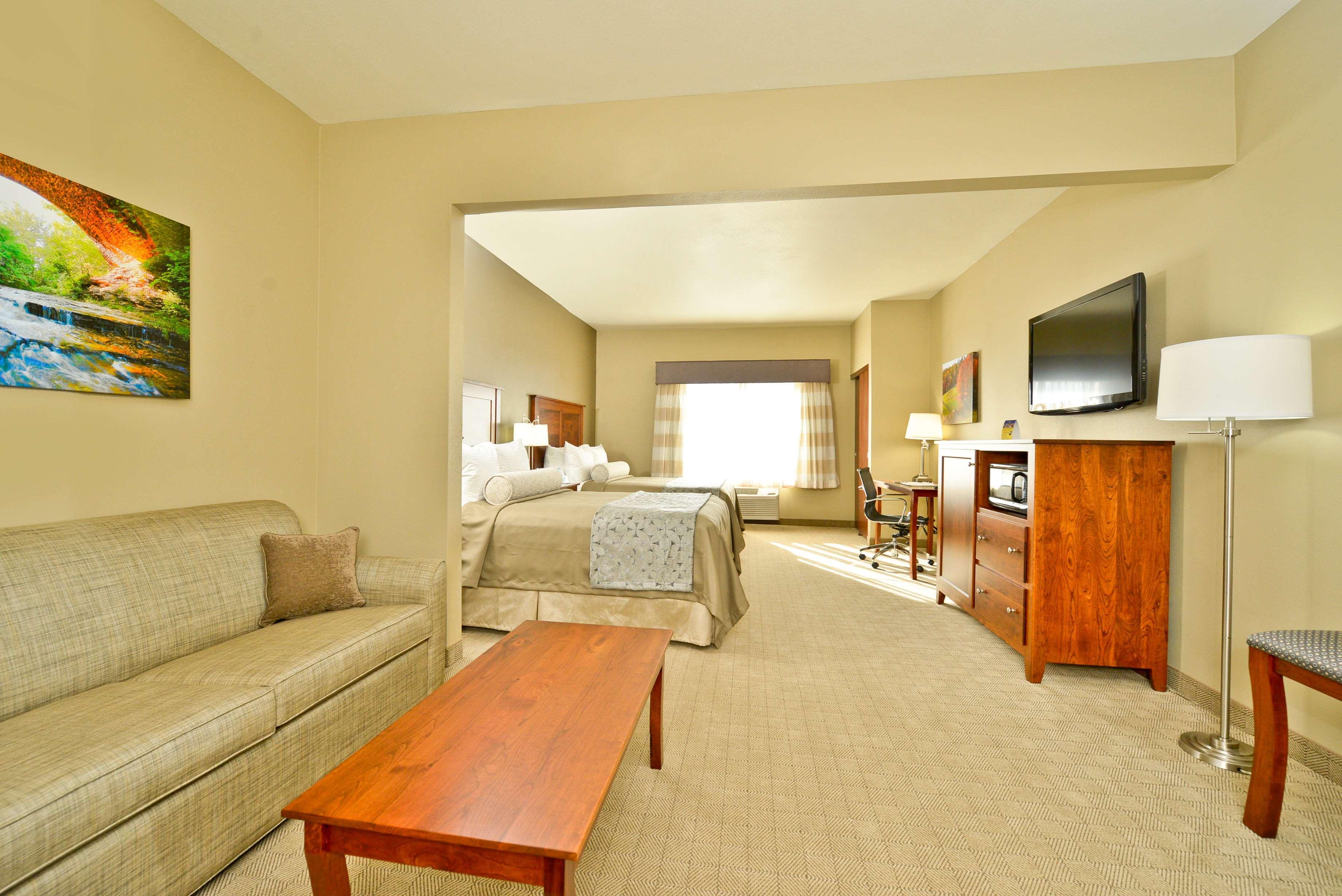 Best Western Plus Green Mill Village Hotel & Suites Arcola Exteriör bild
