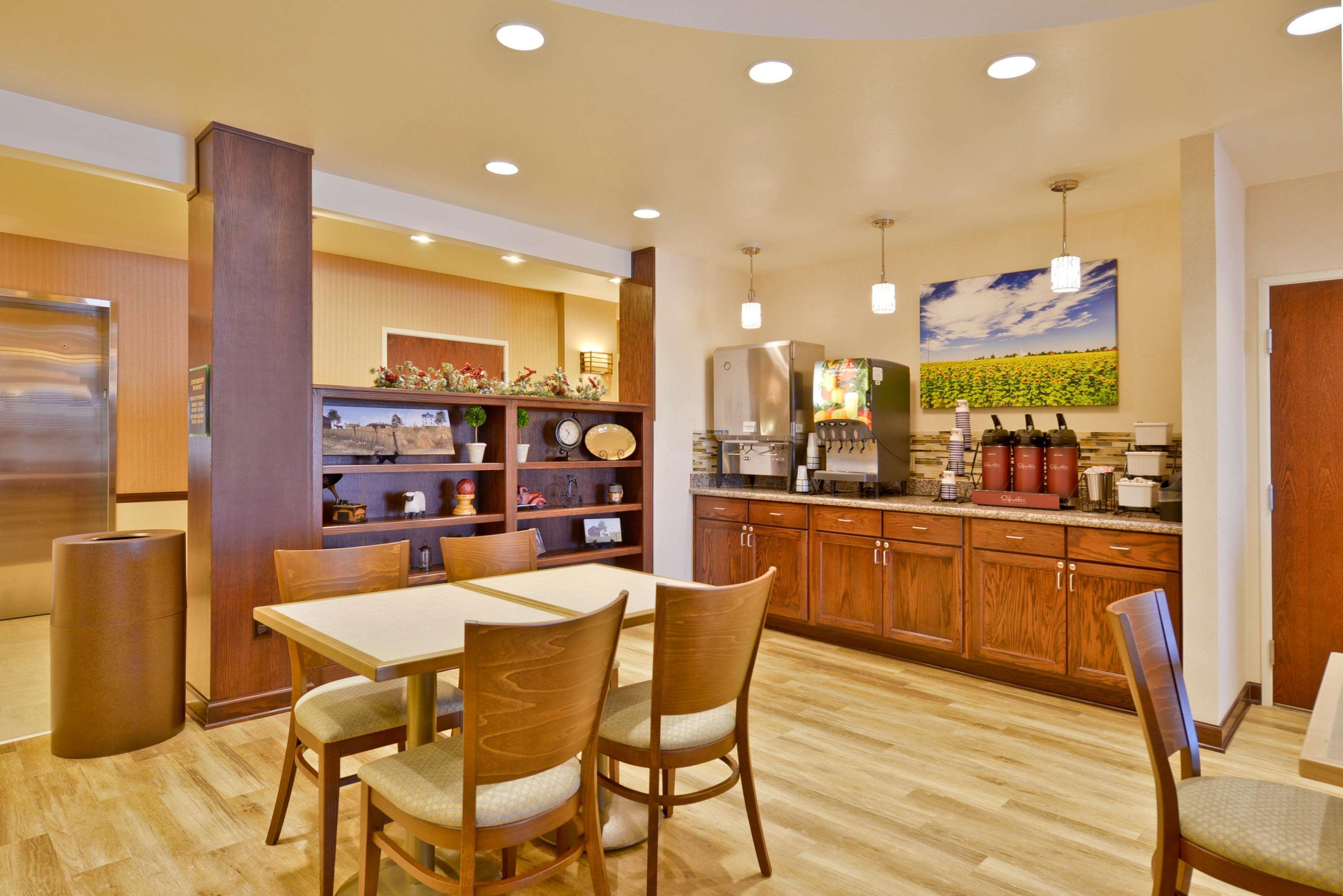 Best Western Plus Green Mill Village Hotel & Suites Arcola Exteriör bild