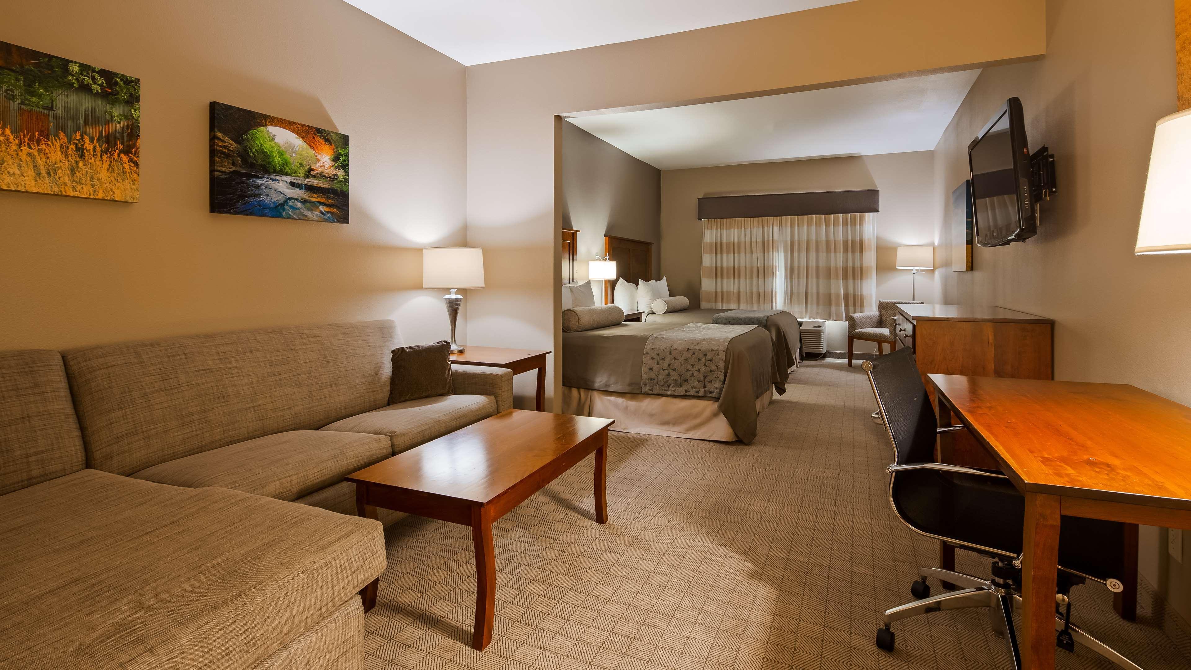 Best Western Plus Green Mill Village Hotel & Suites Arcola Exteriör bild