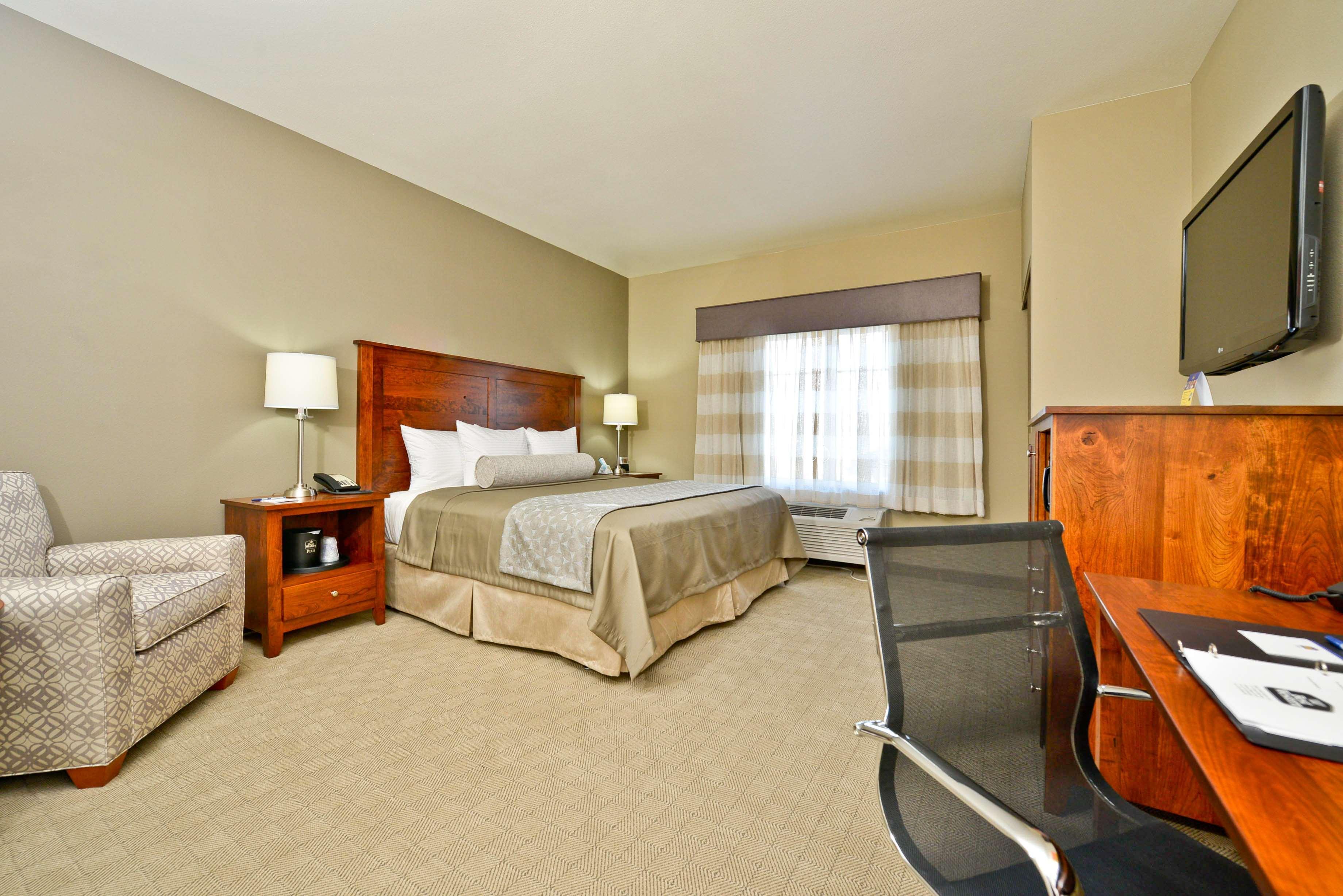 Best Western Plus Green Mill Village Hotel & Suites Arcola Exteriör bild
