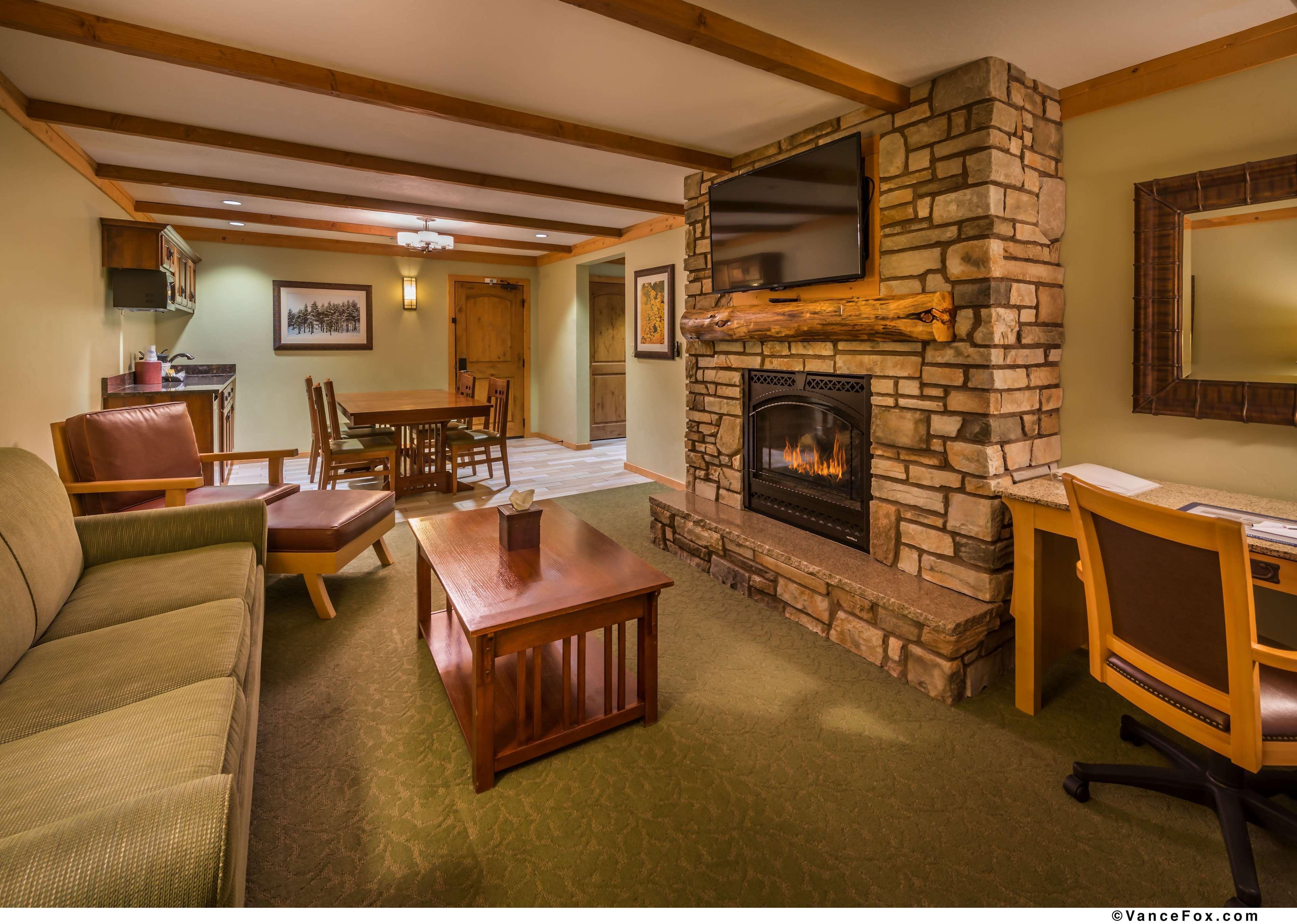 Best Western Plus Green Mill Village Hotel & Suites Arcola Exteriör bild