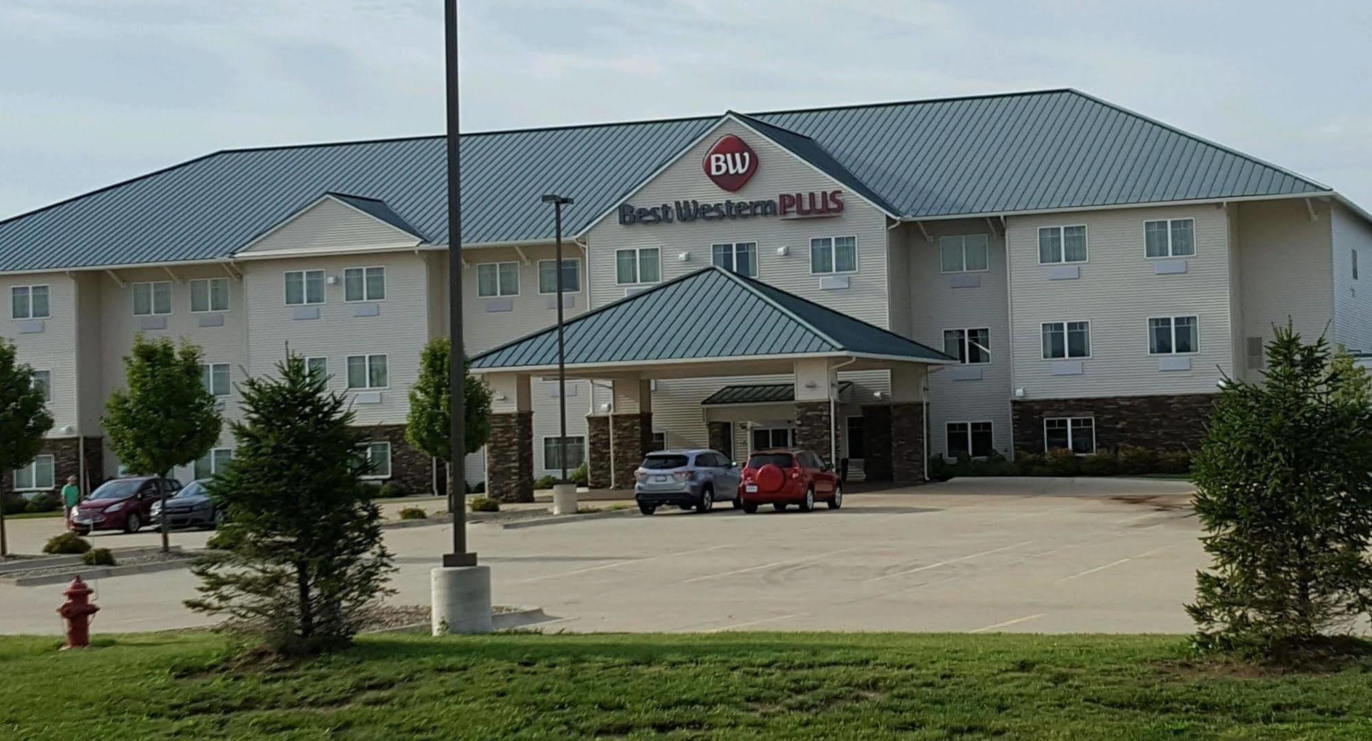 Best Western Plus Green Mill Village Hotel & Suites Arcola Exteriör bild